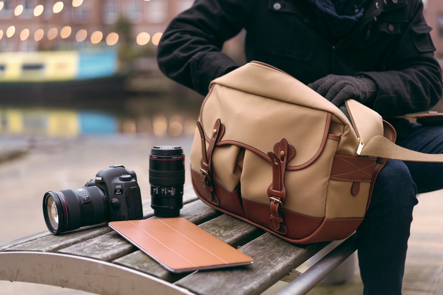 Fstoppers Reviews the Billingham Eventer Camera Shoulder Bag