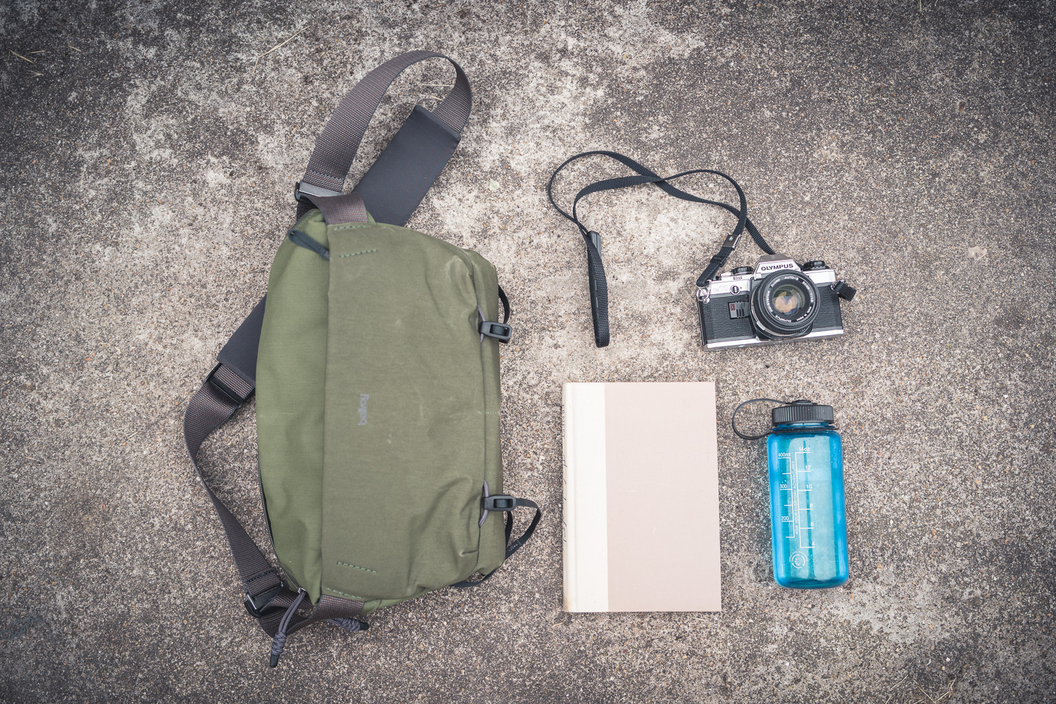 Bellroy Venture Camera Sling 10l flat lay