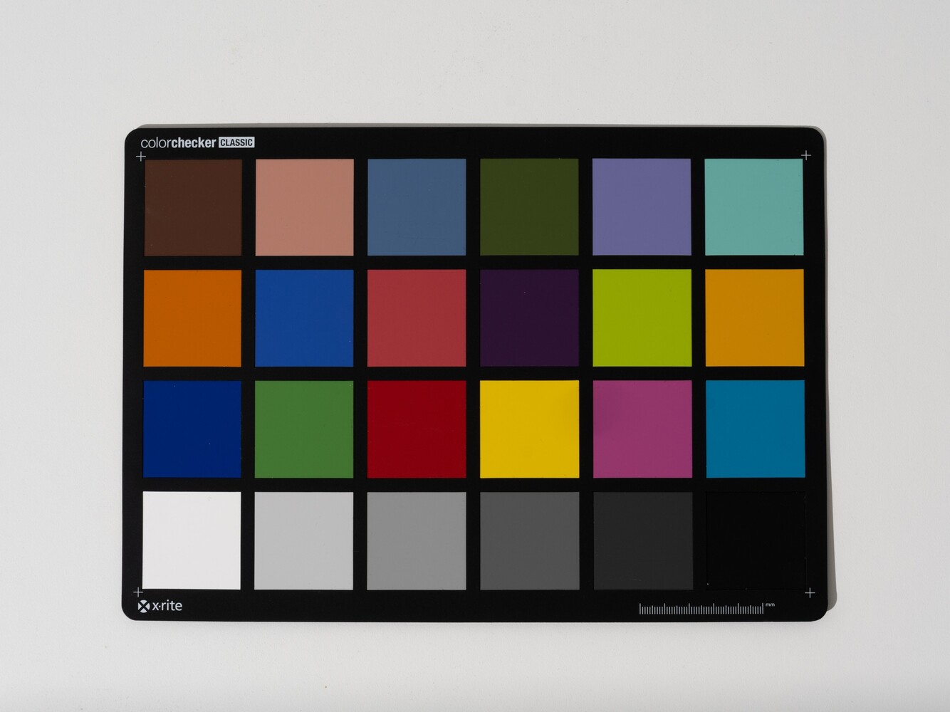 Структура 24 полей мишени ColorChecker Classic