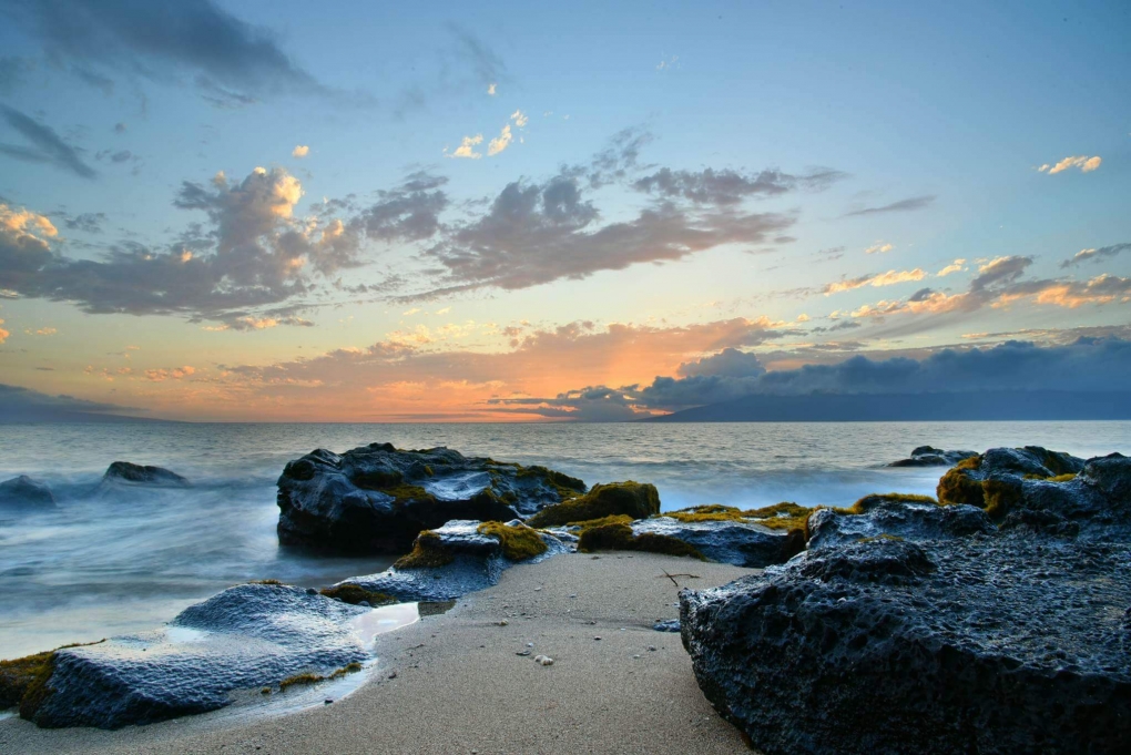 View Hawaiian sunset by Vladislav Angelov