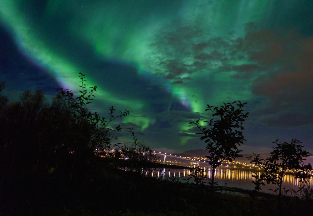 View Aurora borealis / Northern lights by Åsmund Johansen
