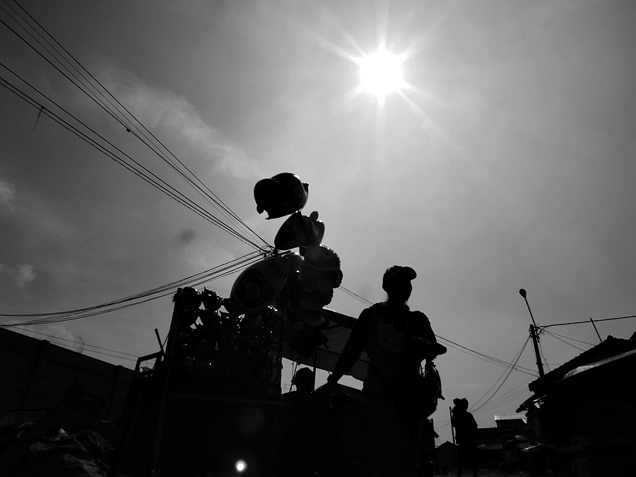 View Sun and i by Riofansyah Hardtantha Sulaeman