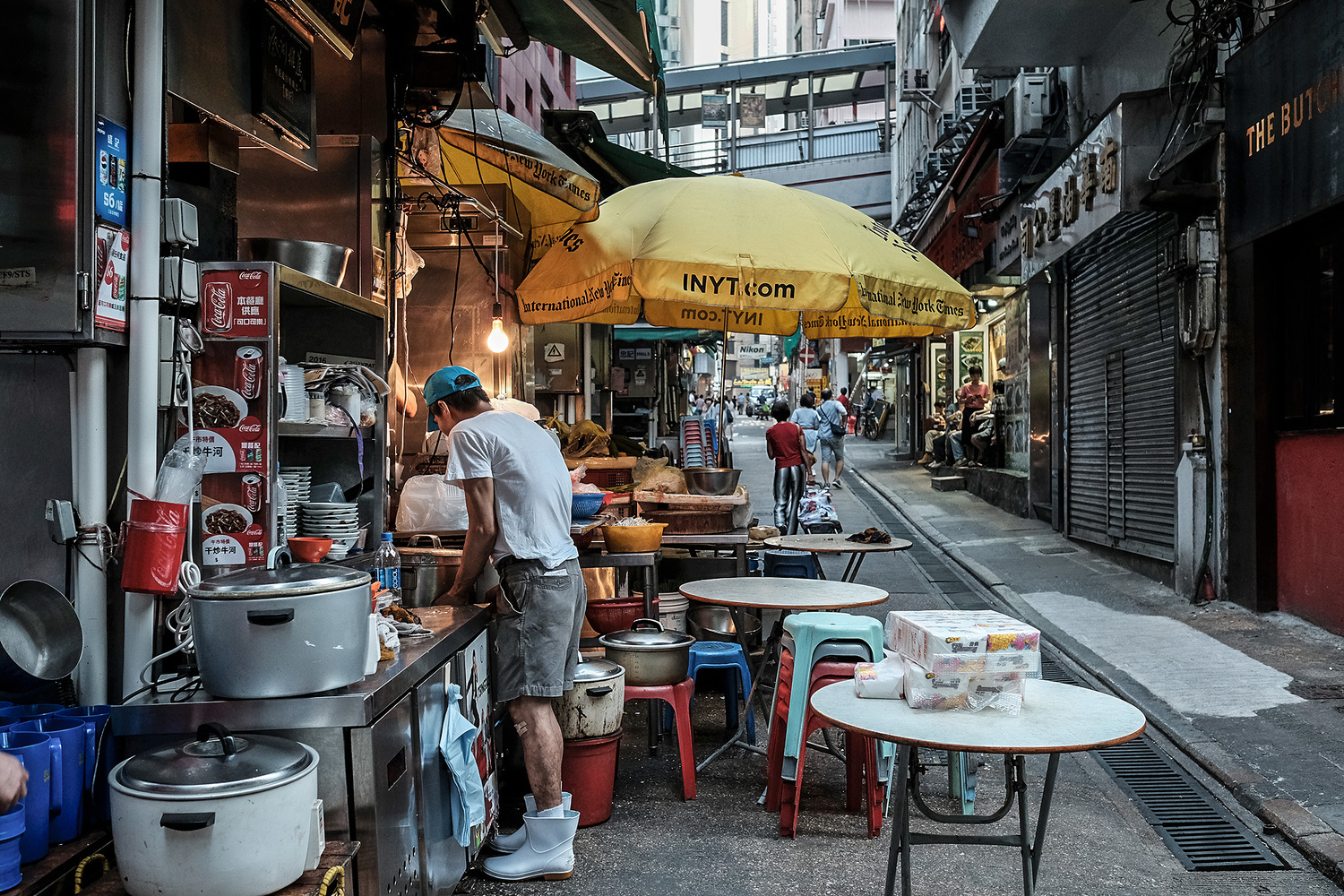 View Hong Kong by Vming Yan