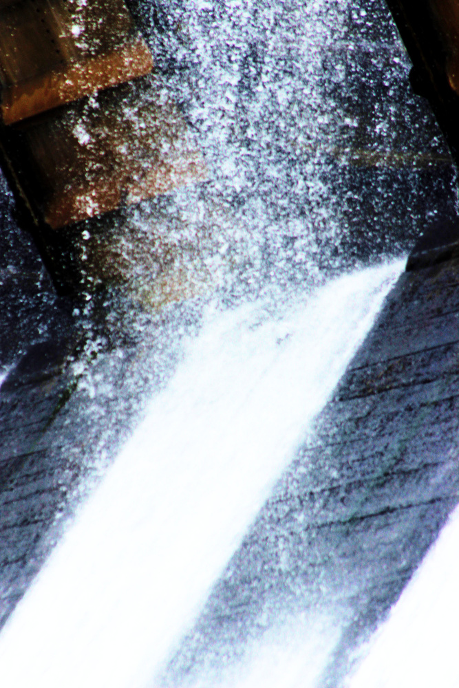 View Dam wall by Richard Robinson