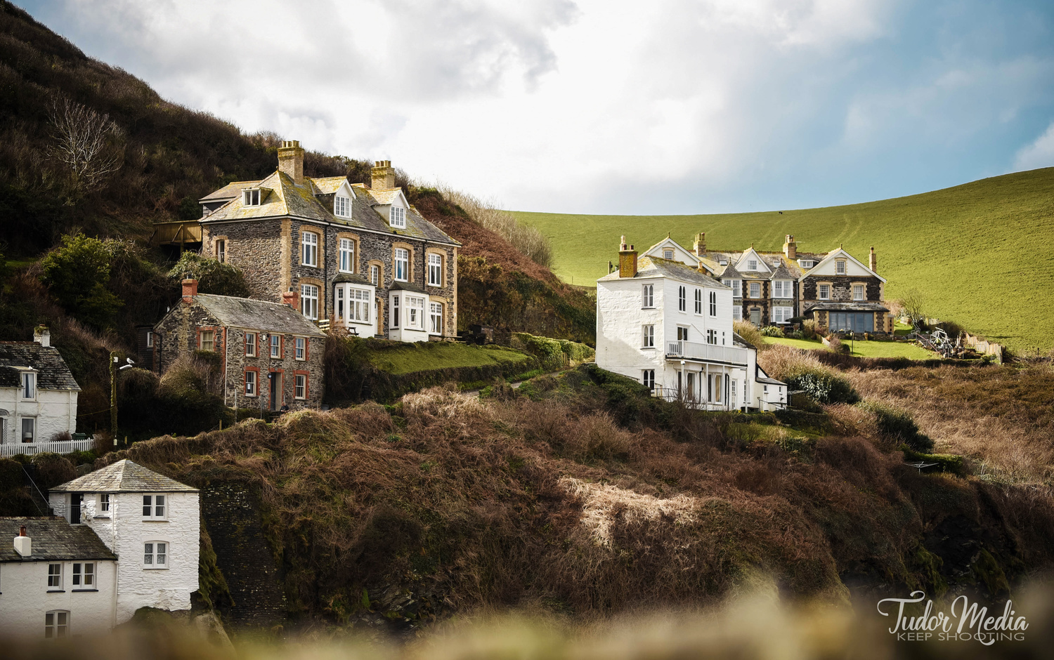 View Port Isaac by Iulian Tudor