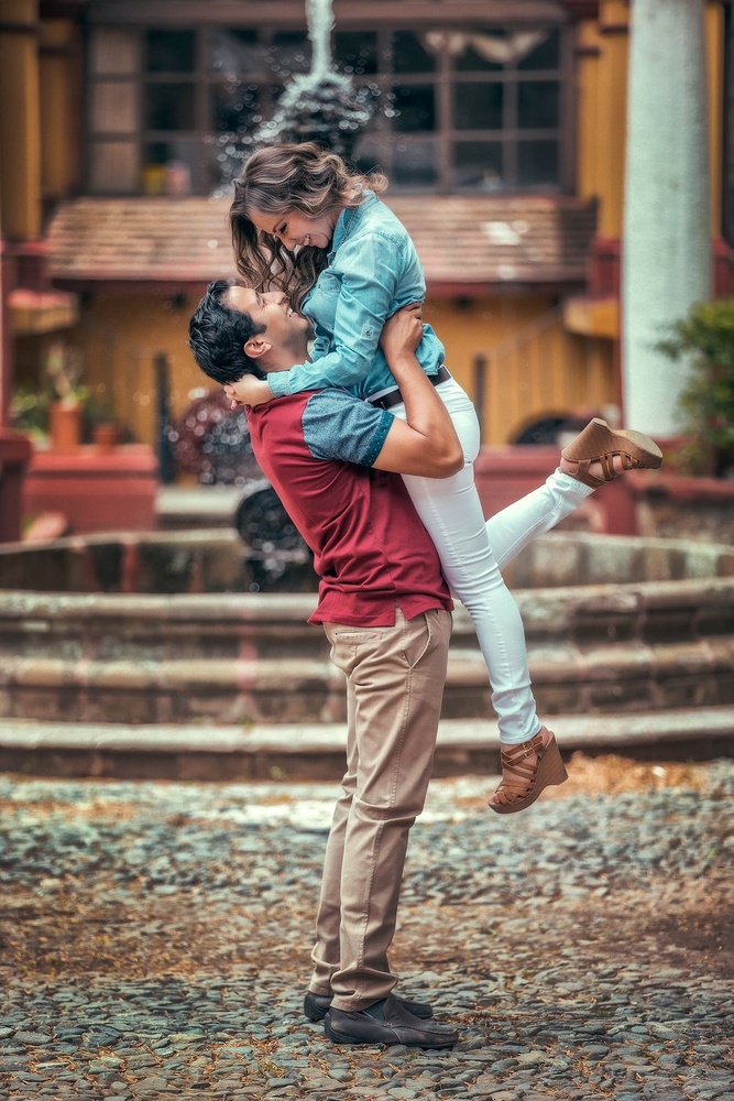 View Guanajuato couple by Carlos Jimenez