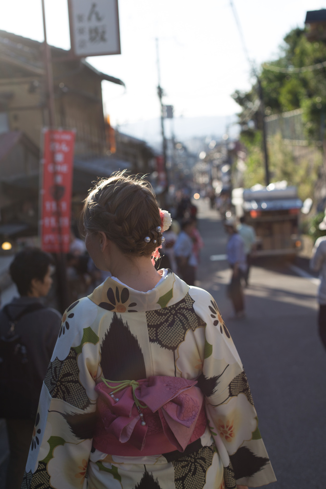View Girl in kimono by Thomas Vervest