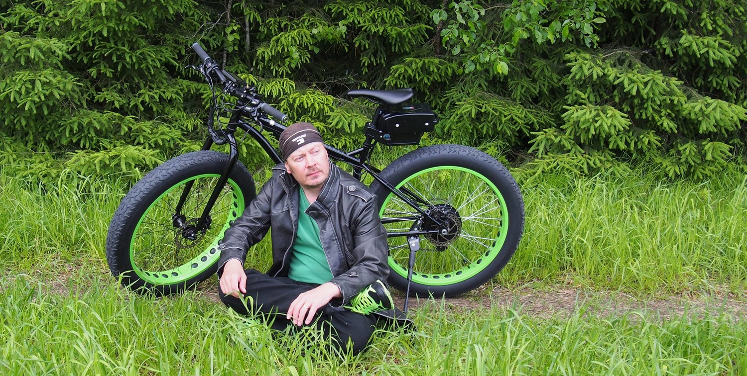 View It's me:) + 4" Nakamura eBike and the forest. by Eero Muhonen