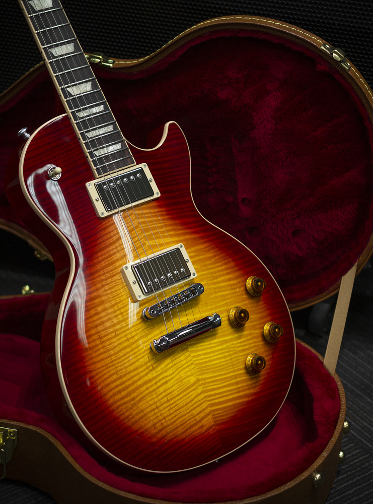 View 2017 Gibson Les Paul Standard AAA Top in Heritage Sunburst by Matt Durante
