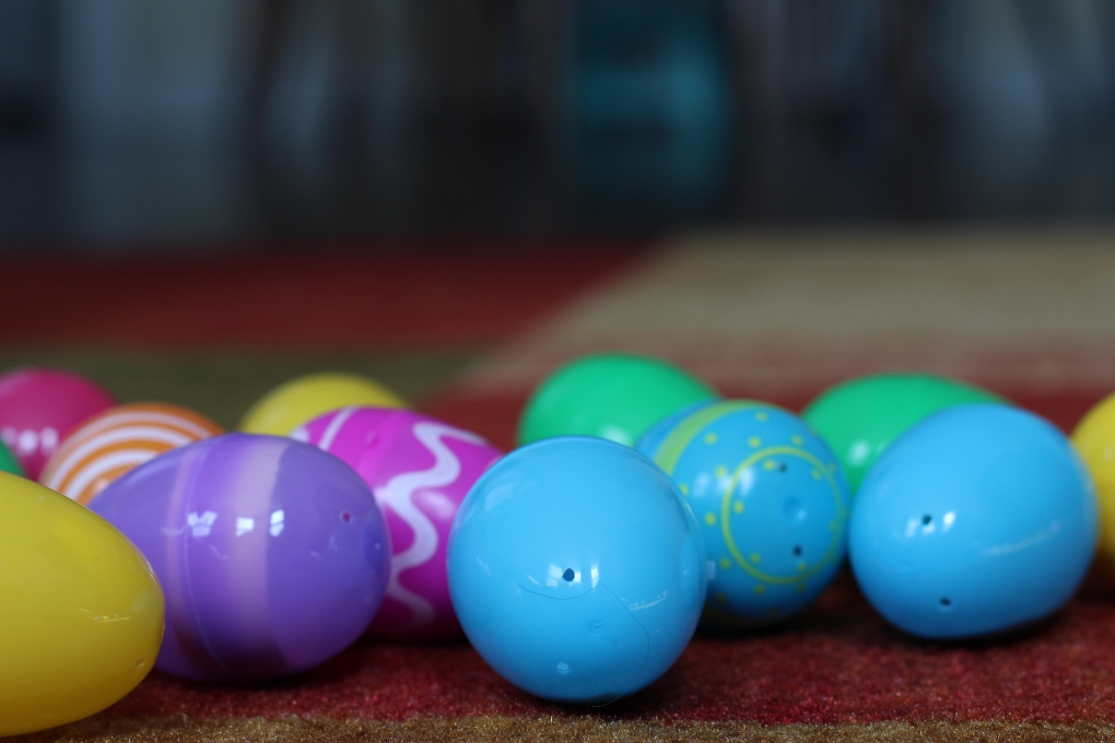 View Toy eggs 100 by David Medranda