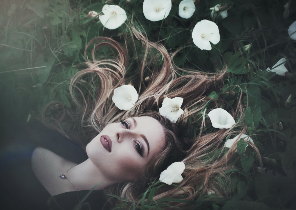 View T by Essya Delyde