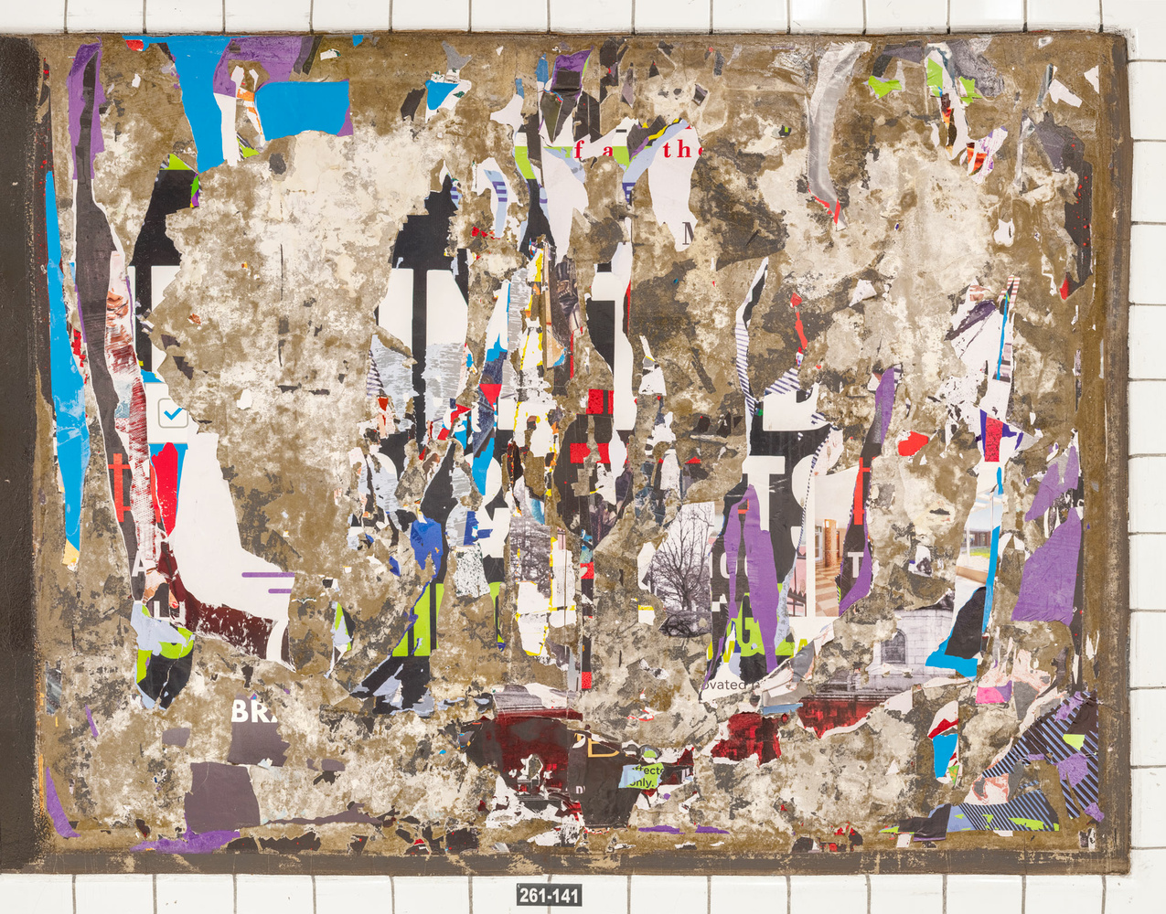 View wall cut, 261-141, Forest Hills-71st Ave., IND Queens Blvd. Line, Queens, NY by Barton Lewis