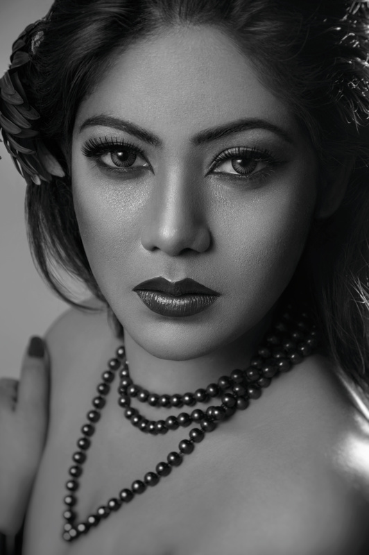 View Portraying Hansini by Roshan Mallawaarachchi