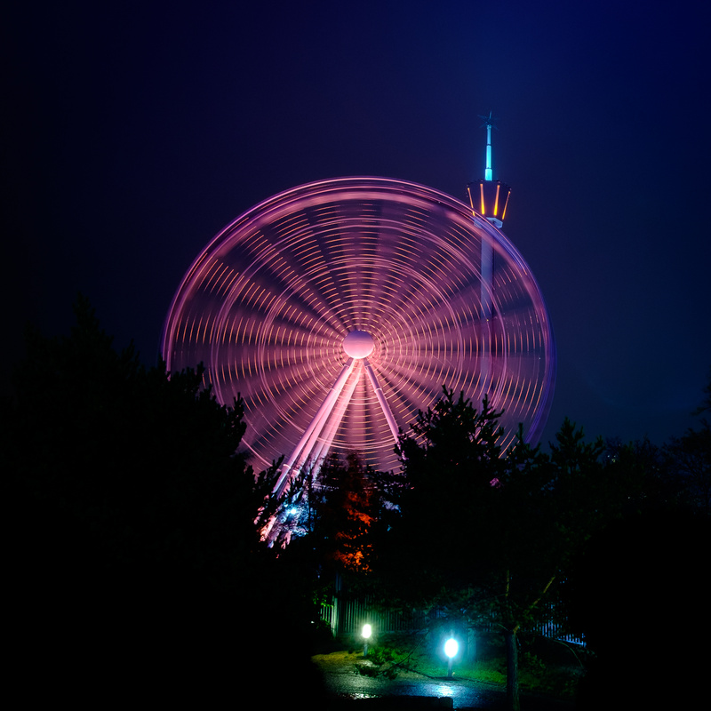 View Long exposure ferris wheel by Theo Hultberg