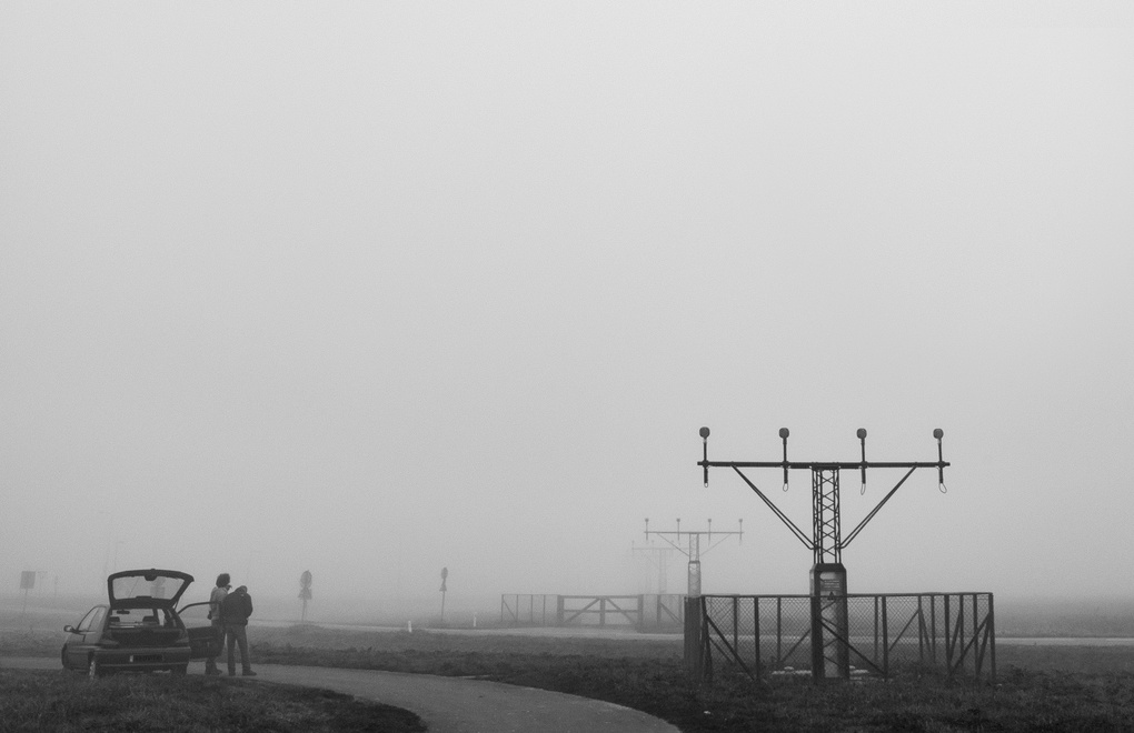 View Plane spotters having a bad morning by Matthieu Hilckmann