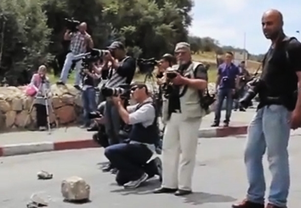 Video Proof That Many War Images Are Staged