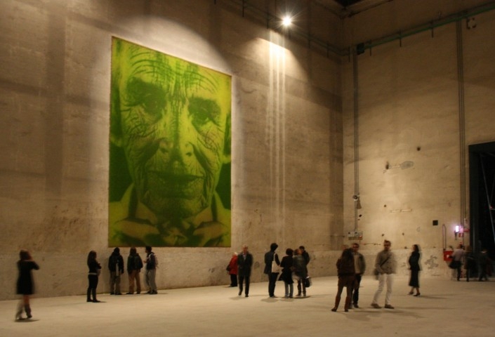 Gigantic Living Grass Portraits Created with Photosynthesis