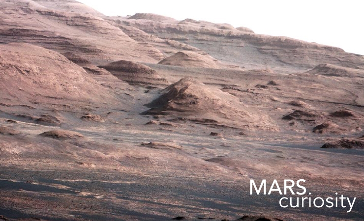 Curiosity Snaps a Gorgeous Photo of Martian Mountain Range