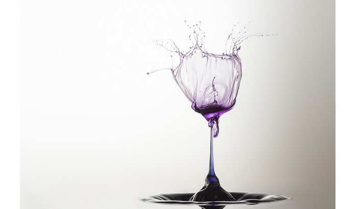 Beautiful Artistic Water Droplets Resemble Sculpture