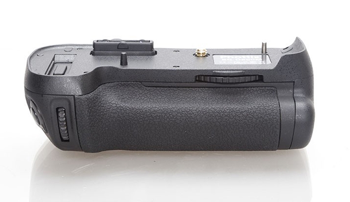Affordable Nikon D800 Grip Option Now Going Pro Route with Magnesium