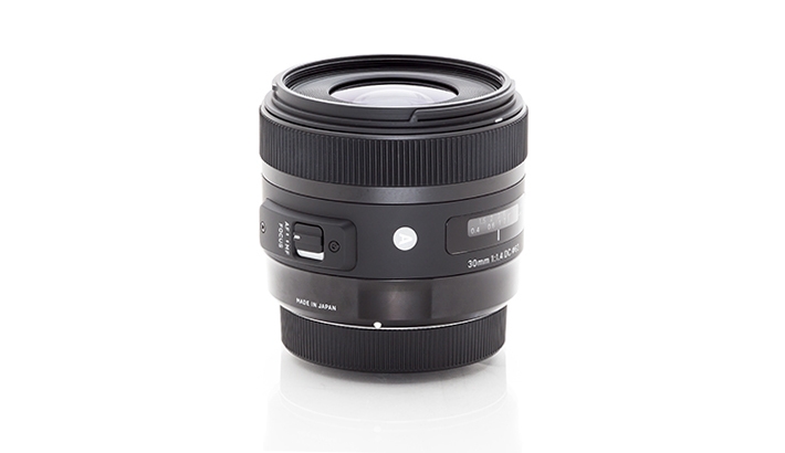 Fstoppers Reviews the Sigma 30mm f/1.4 DC HSM Prime Lens