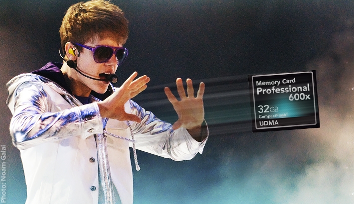 Justin Bieber Steals Memory Card Out Of Photographer's Camera