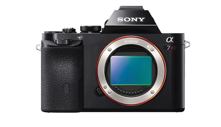 Fstoppers Reviews the Sony a7R Compact Full Frame Camera