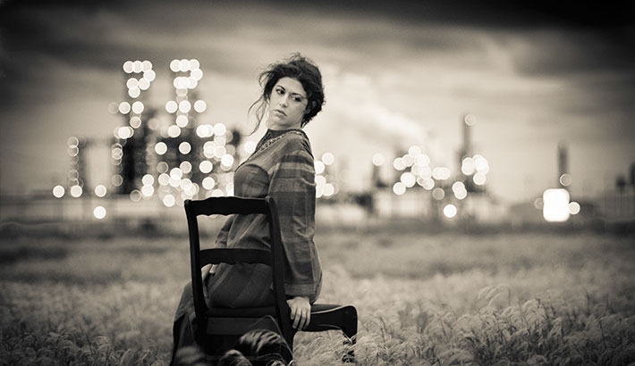 Photographer Faces Resistance While Taking Photographs Near Oil Refinery