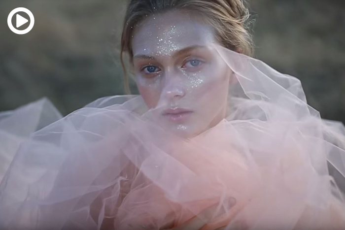 How to Photograph With Glitter