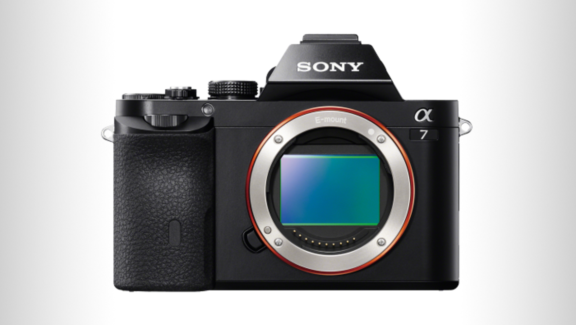 Sony a7 Drops Below $1,000 for First Time