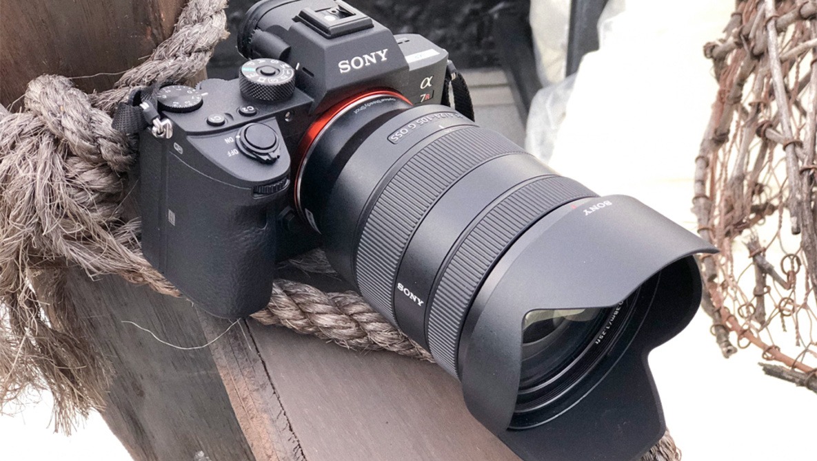 First Hands-On Look at the Sony a7R III