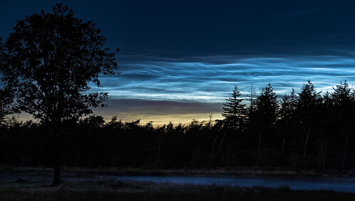 Photographing Noctilucent Clouds