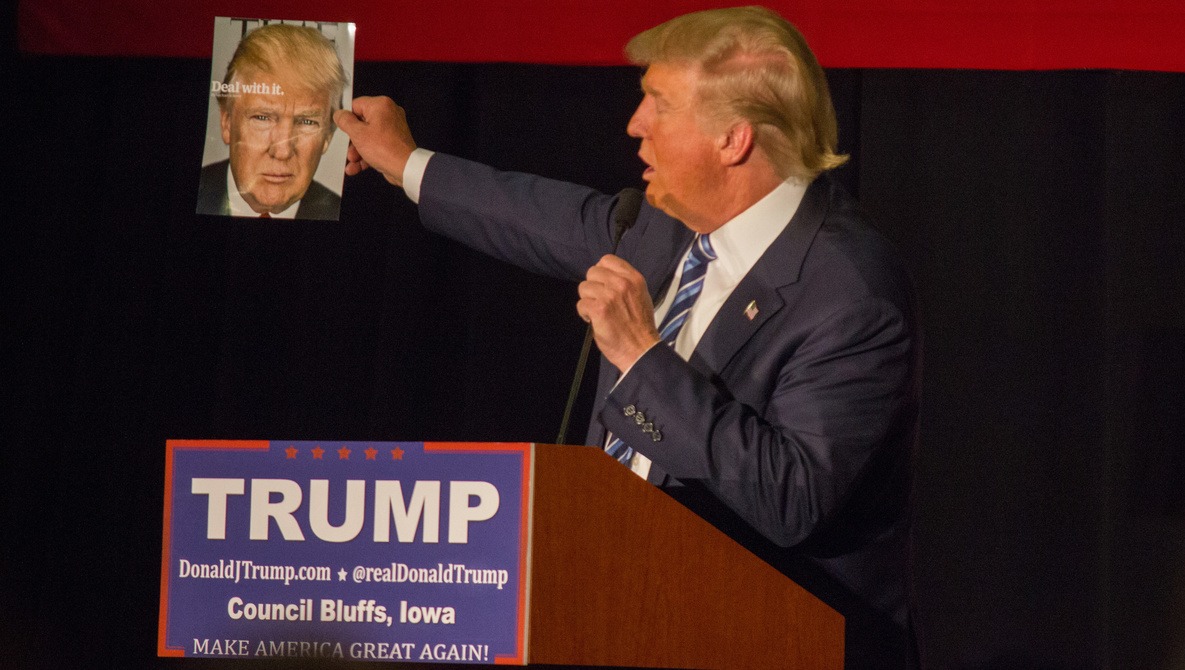 Washington Post Photographer Captures Donald Trump Crossing Out 'Corona' to Write 'Chinese' Virus on Speech