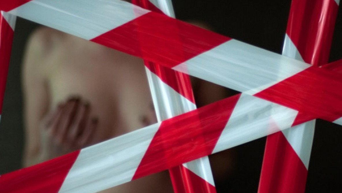 Photographer Emmanuelle Brisson's Fine Art of Breasts (NSFW)