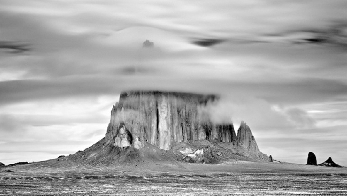 14 Daunting B&W Photos of Storms