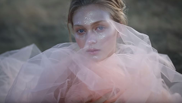 How to Photograph With Glitter | Fstoppers