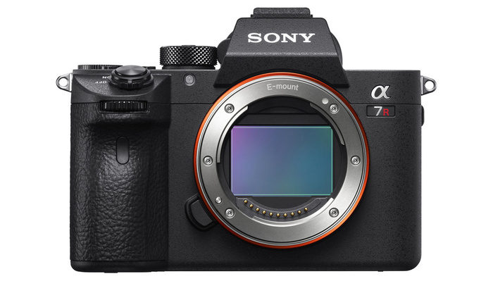 Sony's Latest Firmware Update for the a7 III and a7R III Brings a Critical New Feature for Adapted Lenses