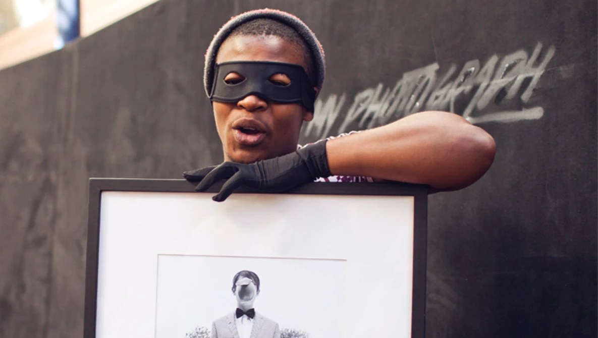 Watch Security Guards fail at preventing Art Thefts in Cape Town! on Vimeo.