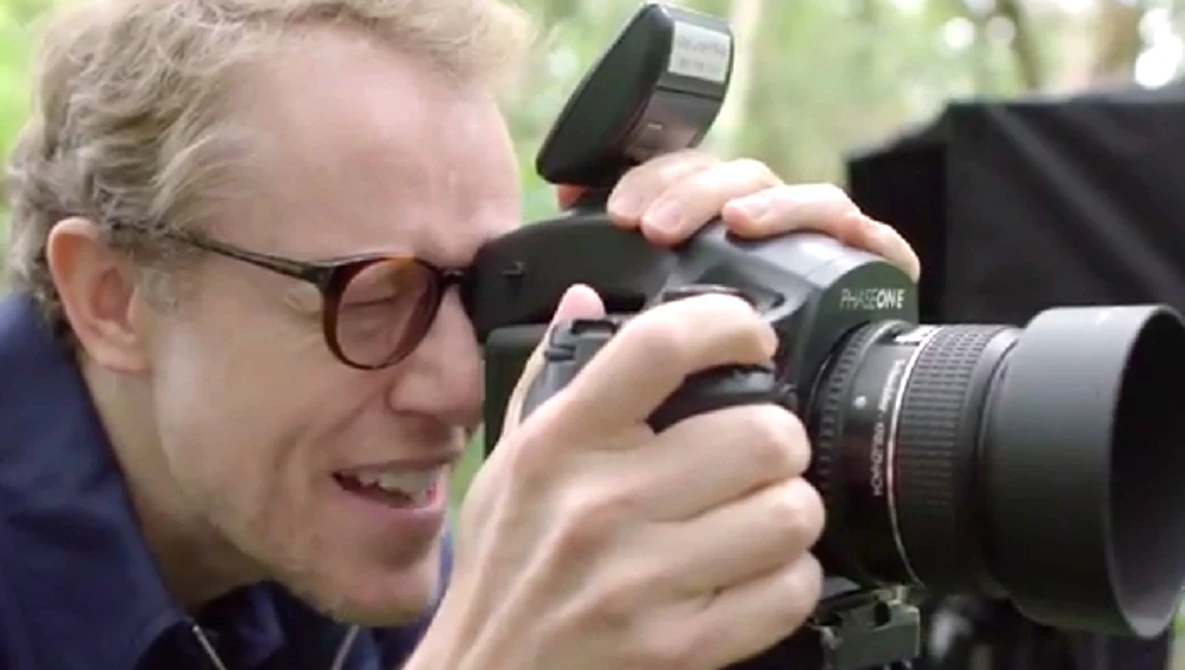 Watch Capturing iconic personalities by Jason Bell | Phase One on YouTube.