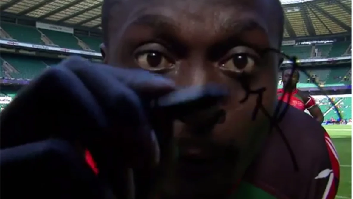 Watch Injera celebrates 200th try by signing camera! on YouTube.