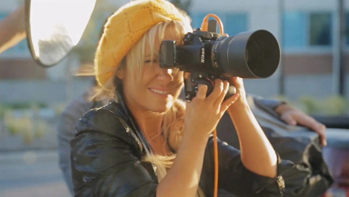 Watch How to create a "Behind the Scenes" Video for your business- NIKON USA on Vimeo.