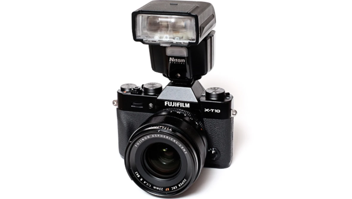 【ゆん】Nissin i40 for Fujifilm Fstoppers Reviews the Nissin i40 Flash for Fujifilm | Fstoppers