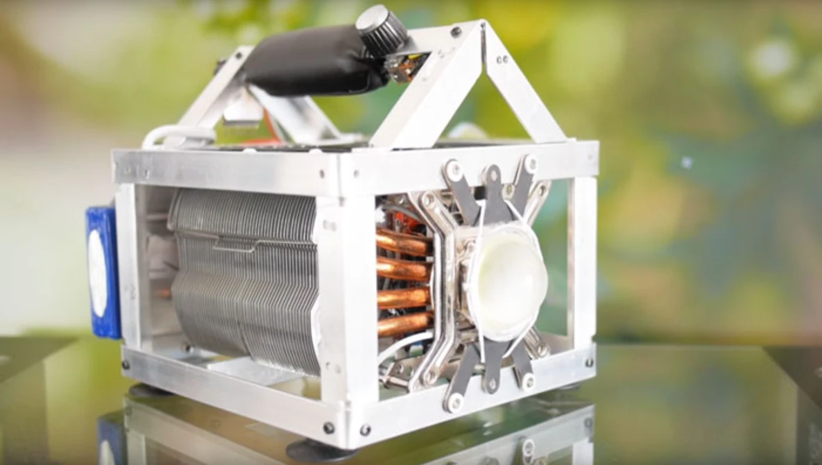 Watch Make a 1000w equiv. LED flashlight - aka DIY Sun-Blaster! on YouTube.
