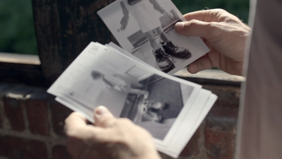 Watch MINI PHOTO TUTORIAL - "PORTFOLIOS" on YouTube.
