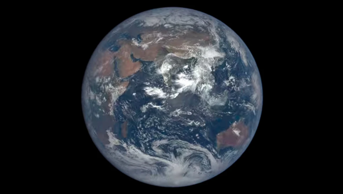 Watch One Year on Earth – Seen From 1 Million Miles on YouTube.