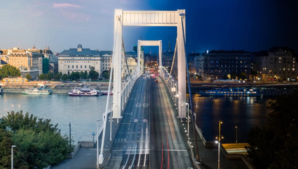 Watch Budapest "Daynight" (timelapse) on YouTube.