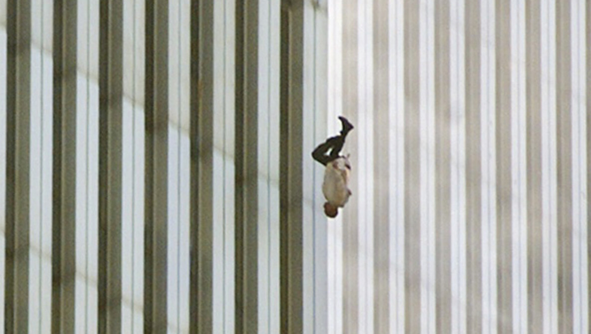 The Short Story of the Iconic Photo 'The Falling Man' | Fstoppers
