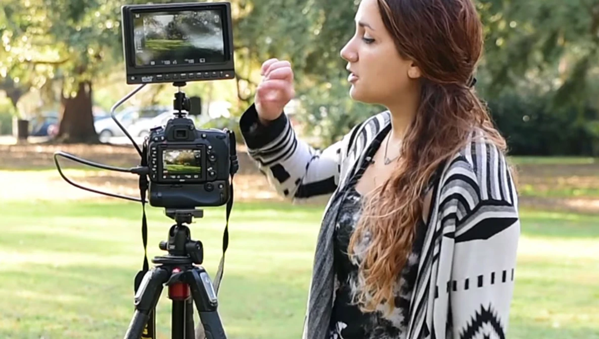 Watch Elvid FieldVision 7" On-Camera Monitor V2 Review on YouTube.