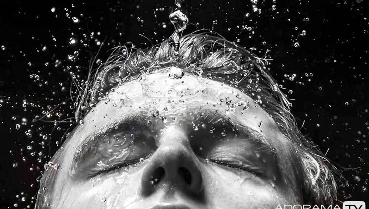 Watch Wet Portraits in the Studio: Take and Make Great Photography with Gavin Hoey on YouTube.