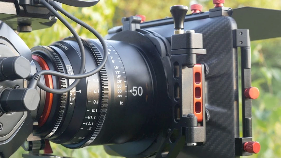 Watch Xeen vs Rokinon Cine Lenses (Part 1) on YouTube.